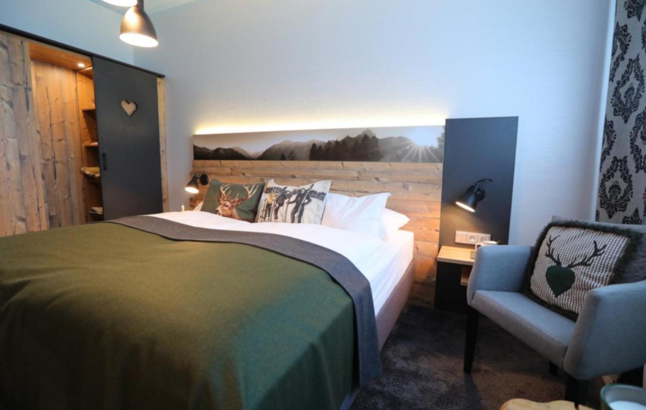 Home-Hotel Salzberg Berchtesgaden Exteriér fotografie A room at the Hotel Waldhaus Flims